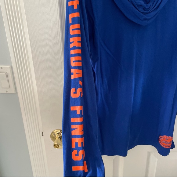 PINK VS GATORS SWEATSHIRT - Picture 5 of 6